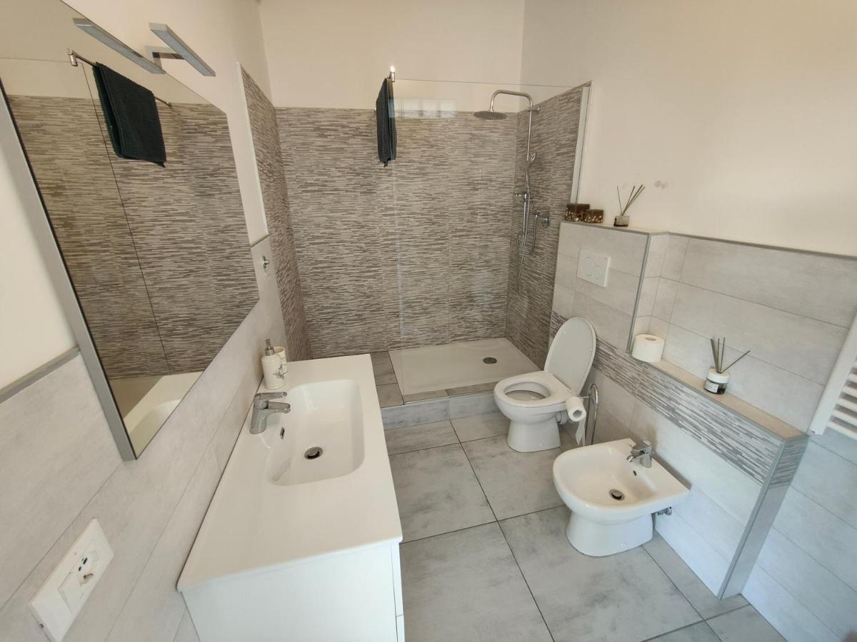 Elenaesimone Apartment ลาวาญา ภายนอก รูปภาพ