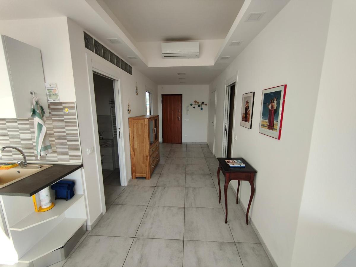 Elenaesimone Apartment ลาวาญา ภายนอก รูปภาพ